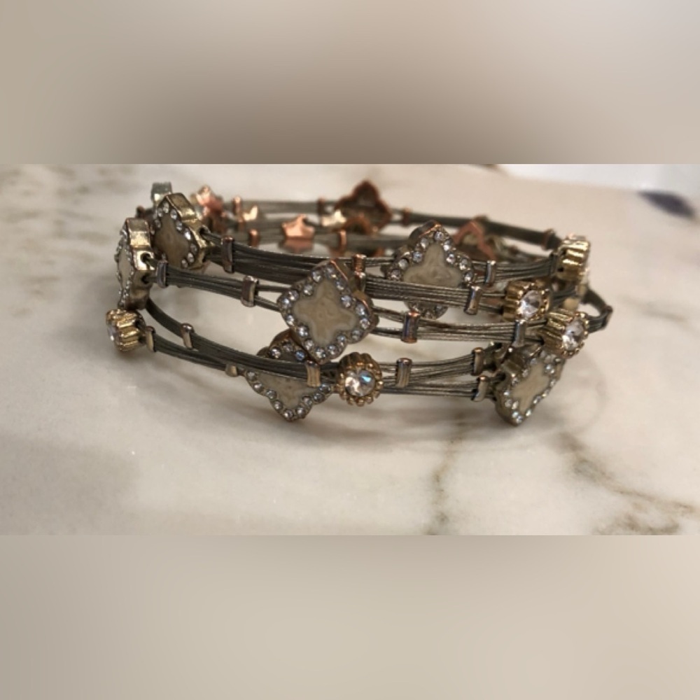 ❤️🔥 Boutique - Set of 5 Silver Gold & Mother of Pearl Flexible Bangle Bracelets